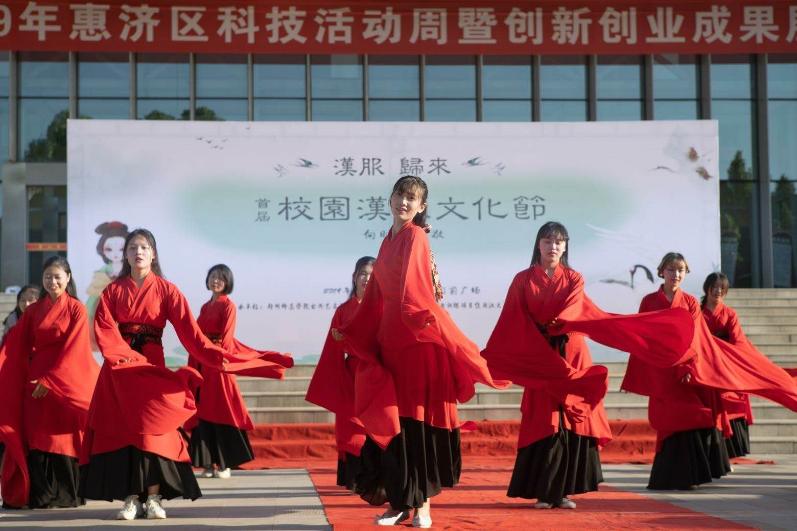 c82d1d41c2084007b85af5afef3051f.jpg c82d1d41c2084007b85af5afef3051f.jpg